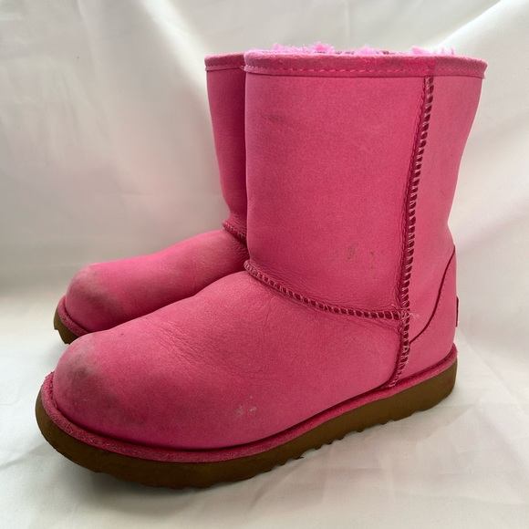 UGG Classic Short Pink Waterproof kids Size 2. Used - Picture 3 of 8